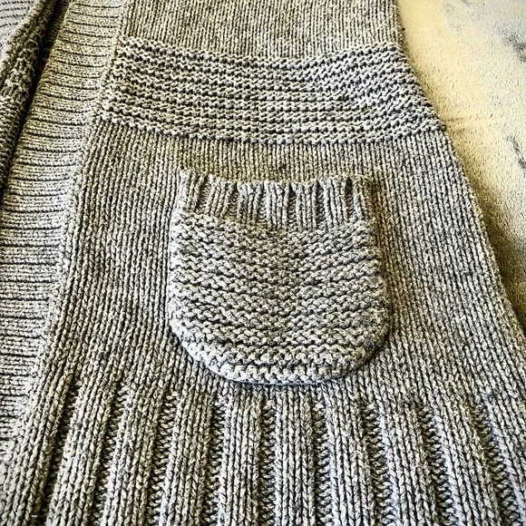 American Eagle Outfitters Wool Oversized Long Single Button Crochet Sweater ECU - Picture 5 of 12